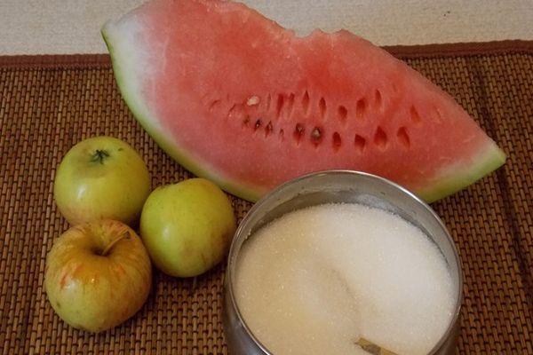 แตงโมและแอปเปิ้ล