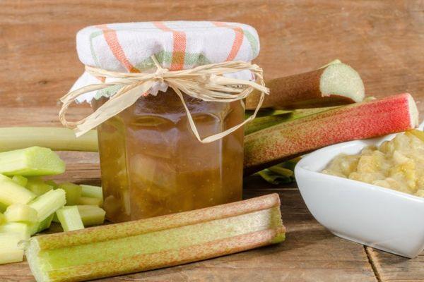 แยมรูบาร์บ