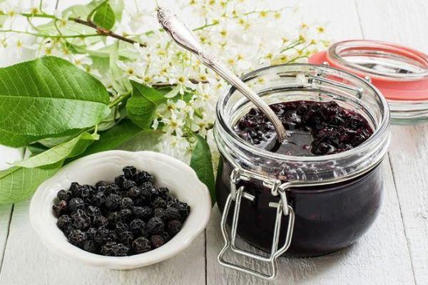 เชอร์รี่นกดำ