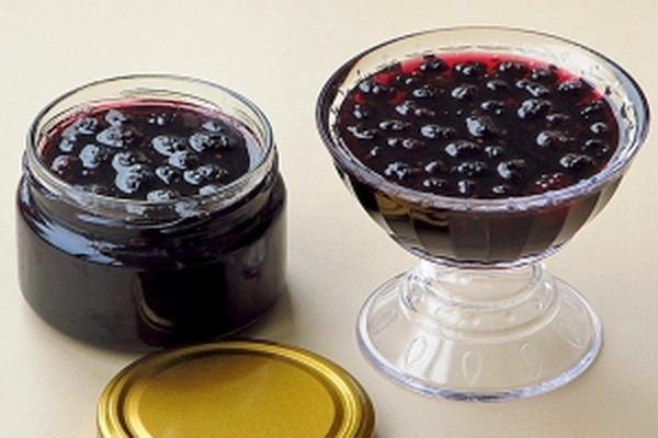 เยลลี่แบล็กเบอร์รี่ในขวด