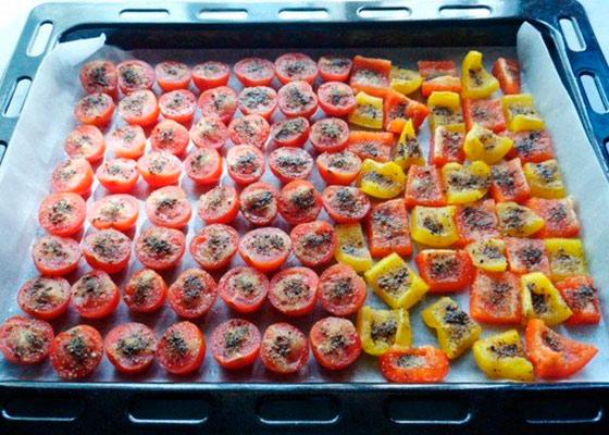 tomates cerises séchées au soleil