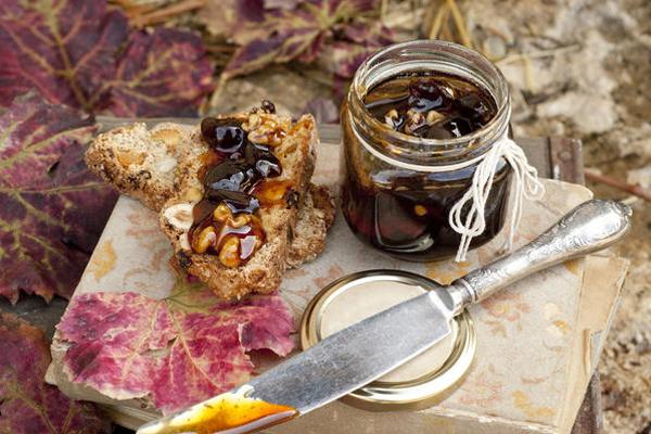 แยมองุ่นกับถั่ว