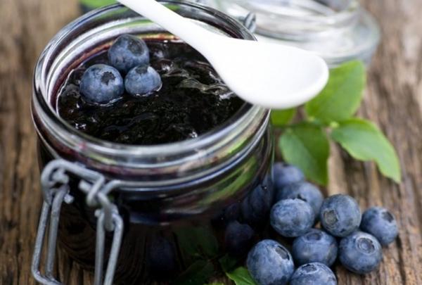บลูเบอร์รี่ในน้ำผลไม้ของตัวเอง