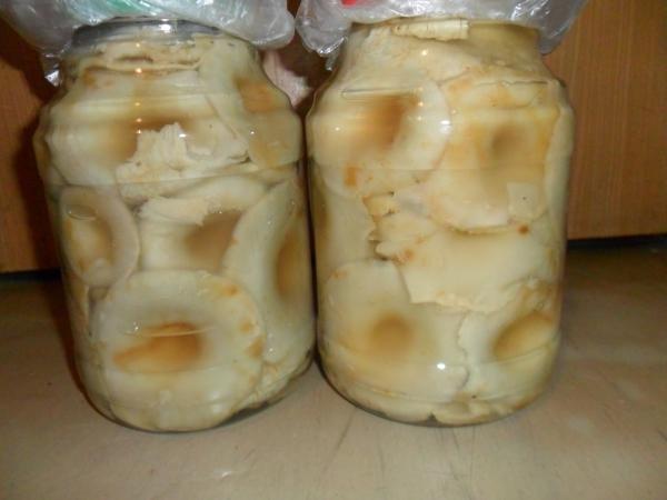 เห็ดดองนมในขวด