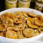 ฝานมหญ้าฝรั่นดองในชาม