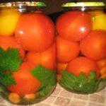 มะเขือเทศกับขึ้นฉ่ายในขวด