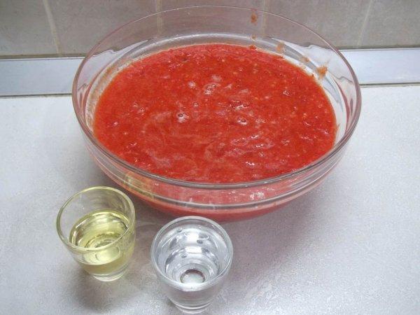 Ingrédients pour les aubergines en adjika