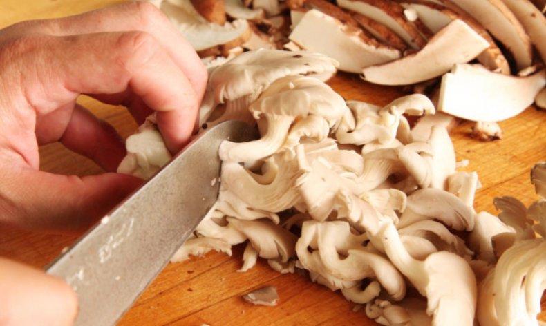 champignons tranchés