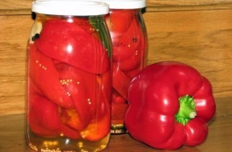 พริกไทยในขวดบนโต๊ะ