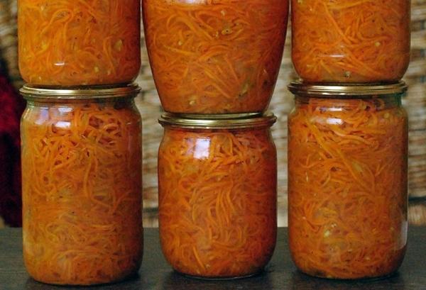 Carottes à la coréenne en bocaux