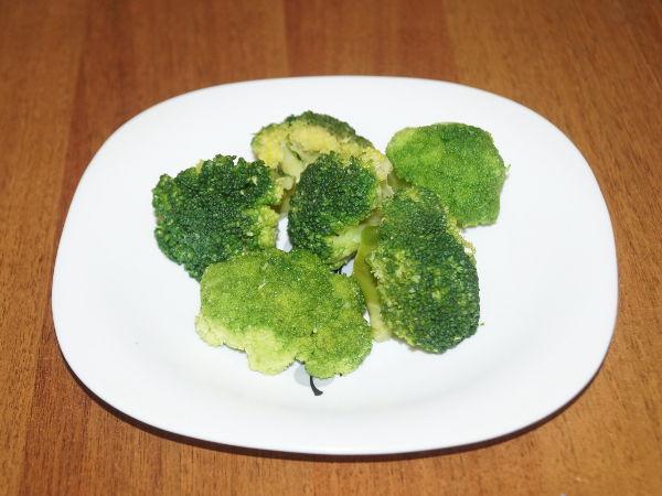 brocoli dans une assiette