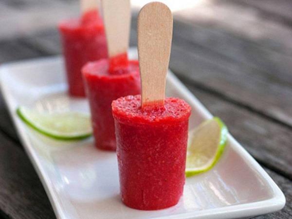 แตงโมแช่แข็งในรูปแบบไอศกรีม