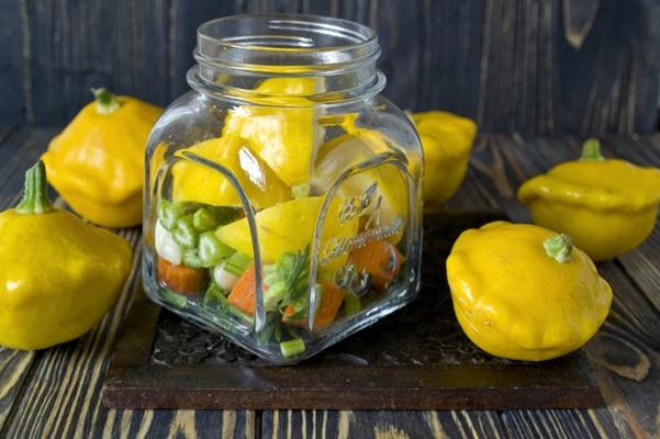 courge marinée en bocal