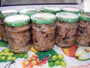 สูตรที่ดีที่สุดสำหรับการเตรียมมะเขือยาวสำหรับฤดูหนาวด้วยมายองเนสรสเห็ดและไม่ต้องฆ่าเชื้อ