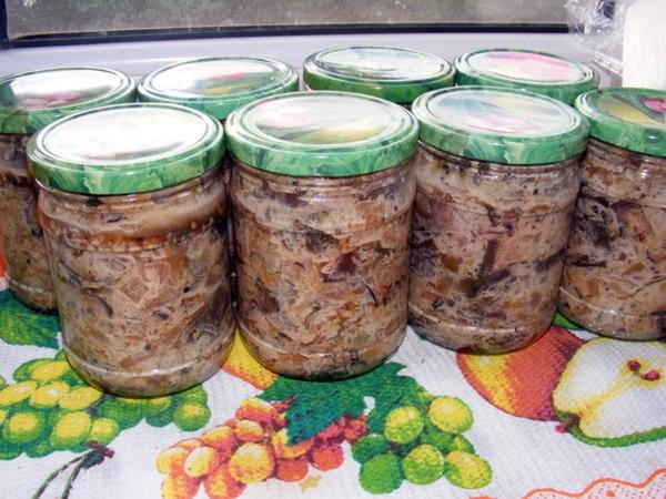 Aubergines à la mayonnaise en bocaux