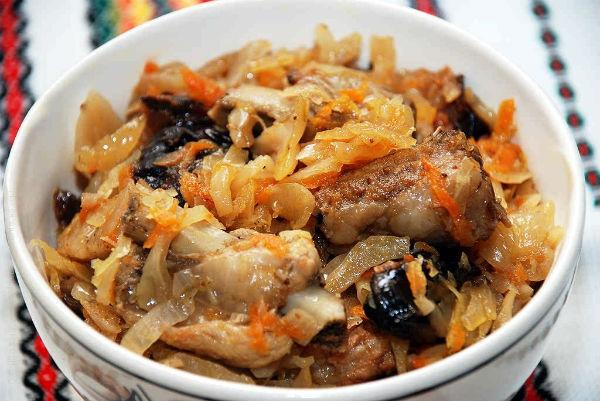 solyanka aux champignons dans un bol