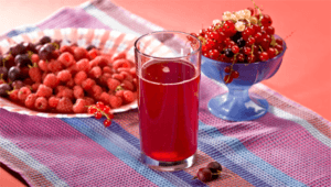 สูตรง่ายๆ สำหรับทำคอมโพทลูกเกดดำ ลูกเกดแดง และลูกเกดดำสำหรับฤดูหนาว