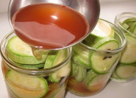 บวบกับซอสมะเขือเทศพริก