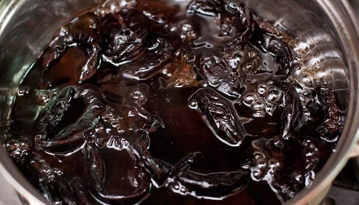 ผลไม้แช่อิ่มลูกพรุน