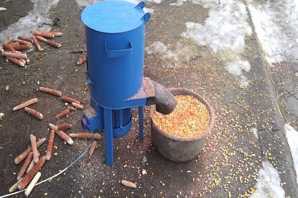 เครื่องปอกเปลือกข้าวโพดแบบโฮมเมด