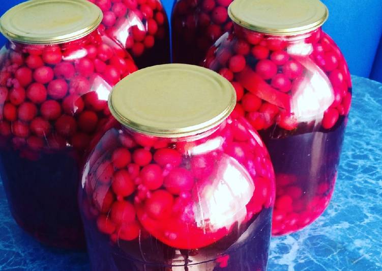 คอมโพทแอปเปิ้ลและเชอร์รี่