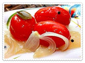 สูตรทำมะเขือเทศในเยลลี่แสนอร่อยสำหรับฤดูหนาว ทั้งแบบฆ่าเชื้อและไม่ฆ่าเชื้อ คุณจะต้องเลียนิ้วอย่างแน่นอน