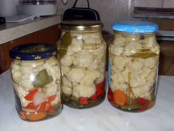 ดอกกะหล่ำกับผักในขวด