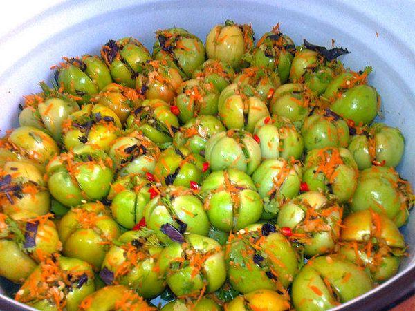 มะเขือเทศสไตล์จอร์เจียนในชาม