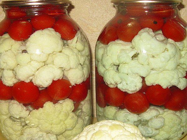 กะหล่ำดอกกับมะเขือเทศ