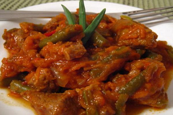 หน่อไม้ฝรั่งในซอสมะเขือเทศ