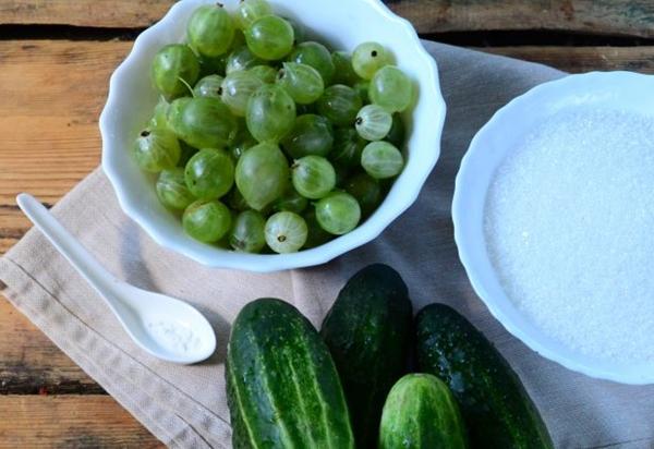 แตงกวาและลูกเกด