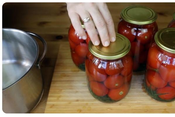 le processus d'enroulement des canettes