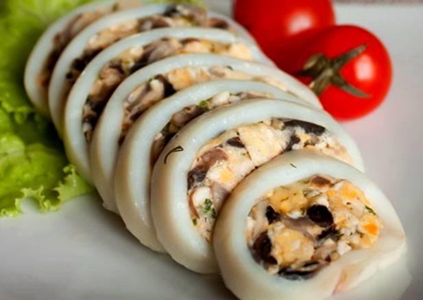 Calamars farcis au riz et aux champignons