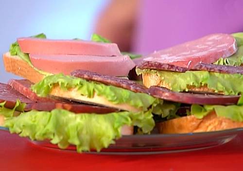 แบบธรรมดาใส่ไส้กรอกต้ม