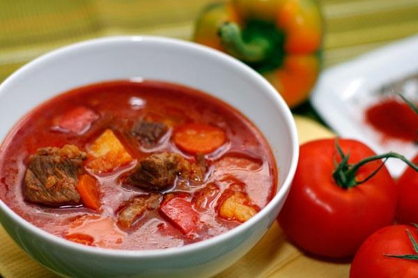 Goulasch de bœuf hongrois