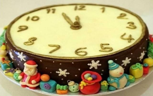 เค้กนาฬิกาสำหรับวันหยุด