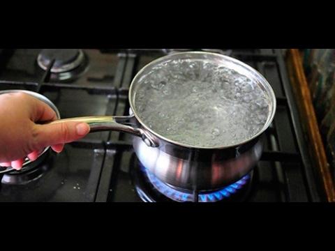 น้ำเดือดในภาชนะ
