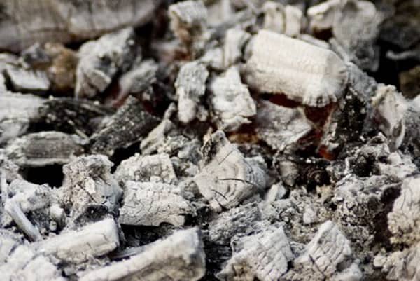 ขี้เถ้าไม้สำหรับพริกไทย