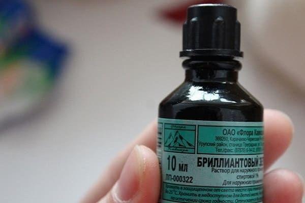 Des trucs verts dans une bouteille