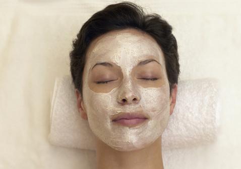 หน้ากากบนใบหน้า