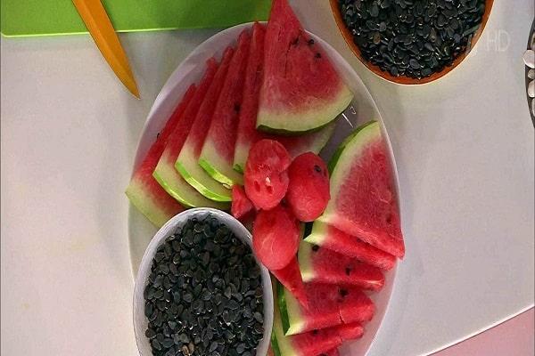 pastèque dans une assiette