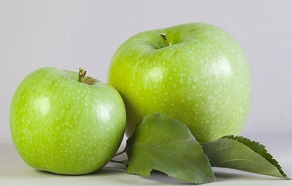 แอปเปิ้ลสองลูก