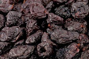 วิธีเก็บลูกพลัมไว้ที่บ้าน วิธีเก็บรักษาที่ดีที่สุดสำหรับฤดูหนาว