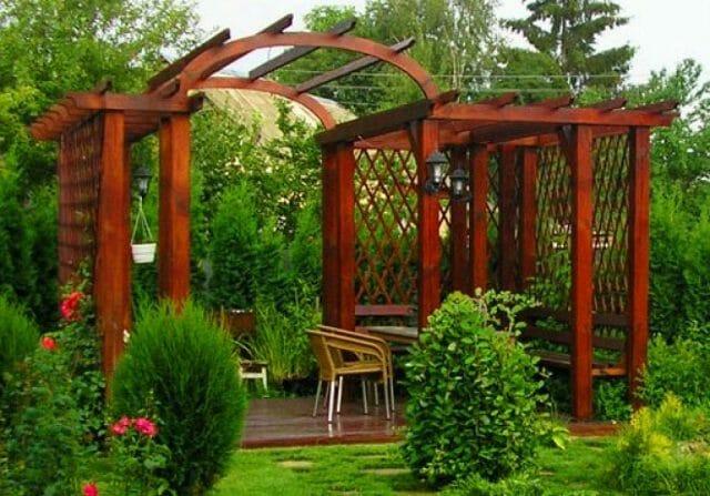 ซุ้มไม้เลื้อยในสวน