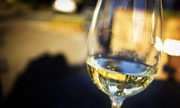 ไวน์หนึ่งแก้ว