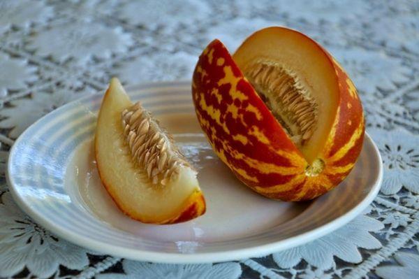 แตงโมบนจาน