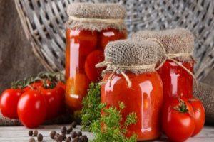 8 recettes simples pour préparer des tomates pour l'hiver à la maison