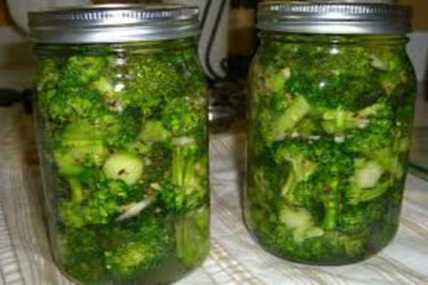 บร็อคโคลี่หมักพริกหยวก