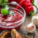 สูตรทาเคมาลีลูกพลัมเชอร์รี่แดงสำหรับฤดูหนาว