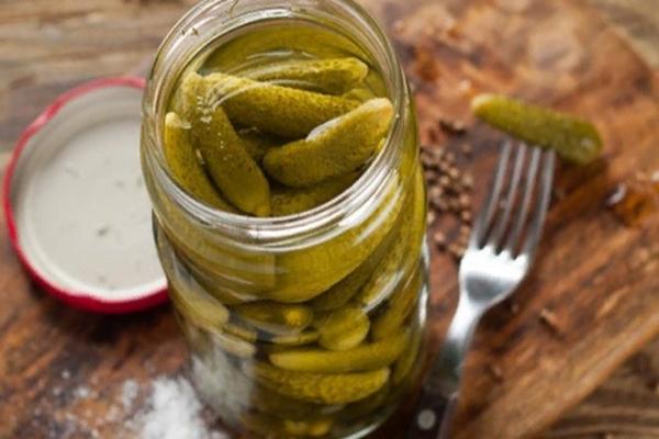 Pourquoi les cornichons deviennent-ils mous dans le bocal ?